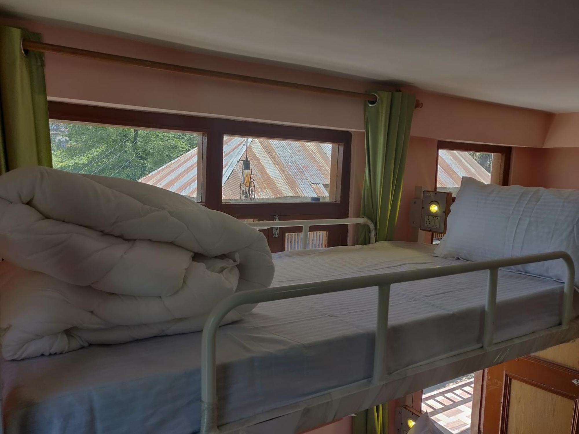 La Voglia-Old Manali Hostel Room photo